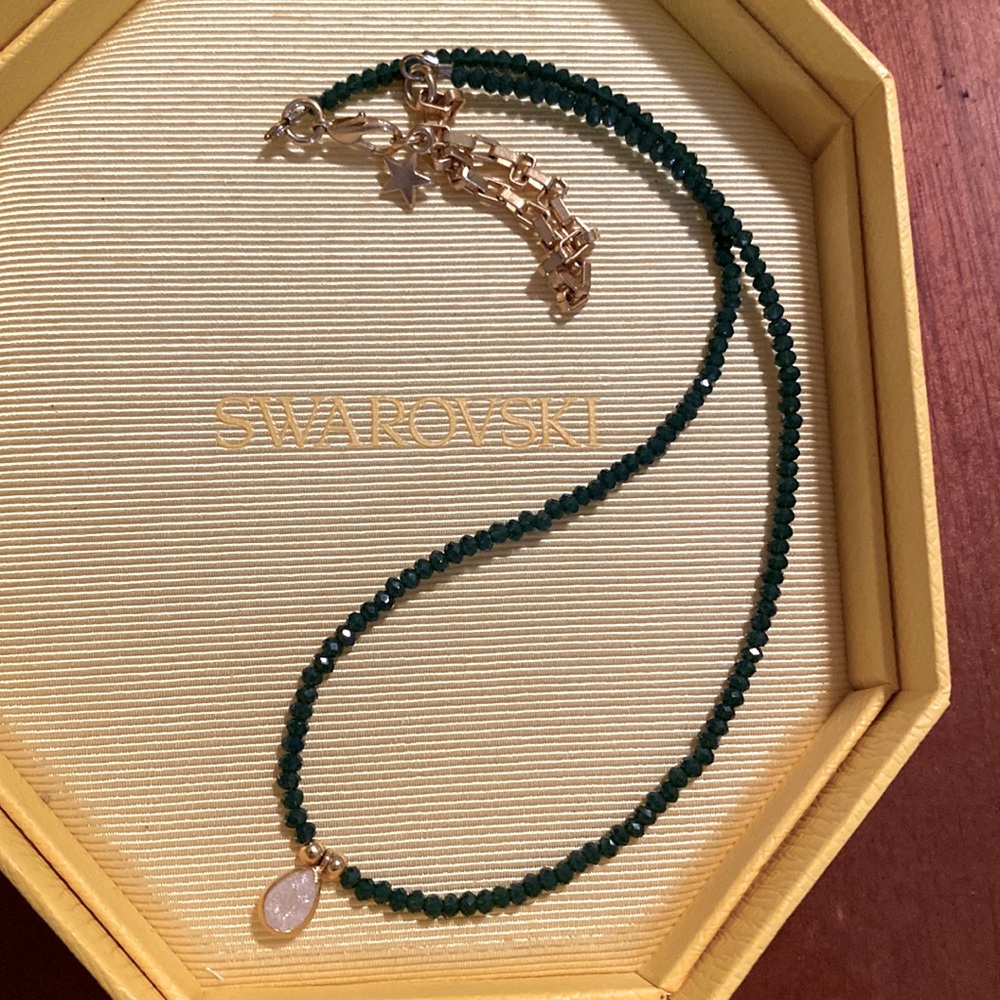 Green Crystal necklace w white crystal charm